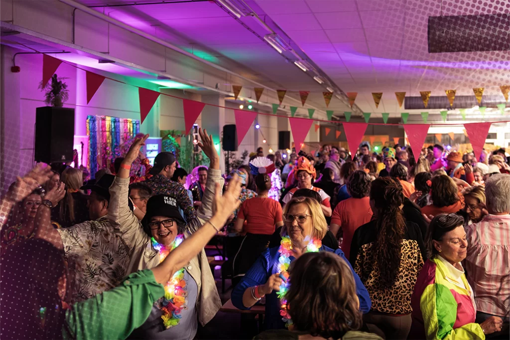 Foute Bingo | Bedrijfsuitje | Teamuitje | Teambuilding | Groepsactiviteit | Uitjesbazen
