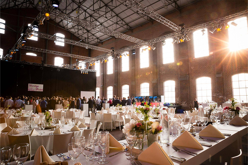 Hangar 43 | Samenwerking en partner locatie | Bedrijfsuitje - teambuilding activiteiten - teamuitje