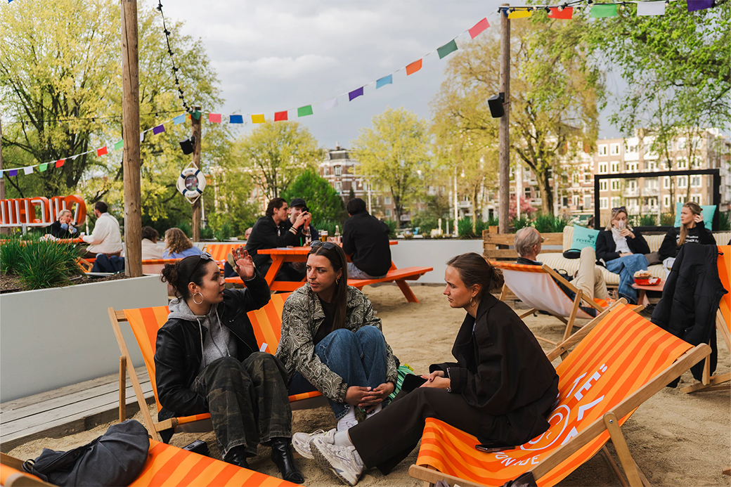 Strand van Oost | Uitjesbazen Samenwerking - Partners | Bedrijfsuitje - Teamuitje - Teambuilding