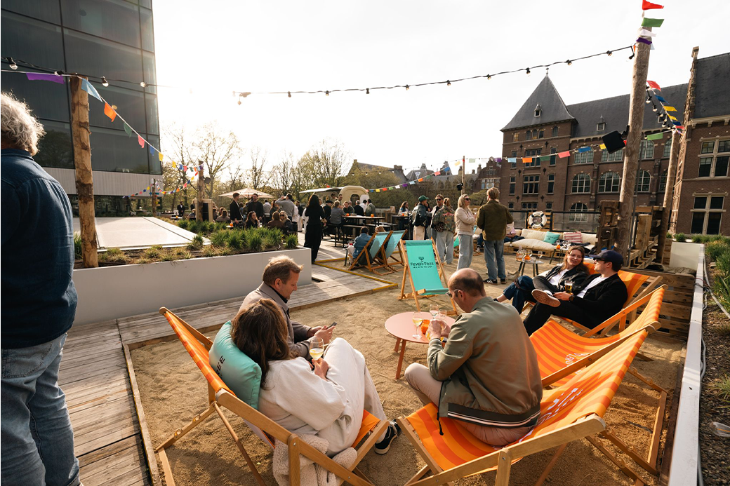 Strand van Oost | Uitjesbazen Samenwerking - Partners | Bedrijfsuitje - Teamuitje - Teambuilding